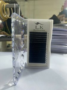 Công ty Linh Khôi sản xuất lông mi giả tại Việt Nam