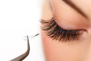 Mắt hai mí nên chọn dáng lông mi gì